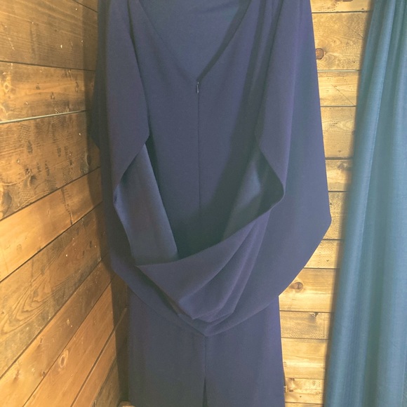 Mother of bride/groom knee length dress. - Picture 3 of 6